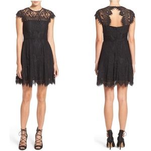 BB DAKOTA SZ 2 Rihanna Black Lace Dress NWT